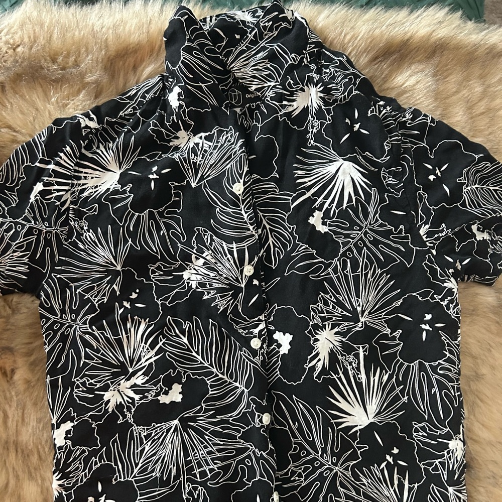 Original Use Black & White Short Sleeve Button Up